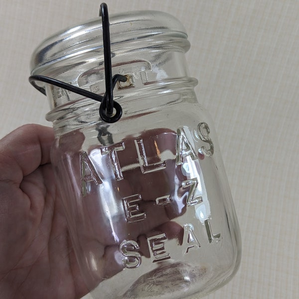 1910s-1930s Atlas E-Z Seal canning jar with wire bail and glass lid, Hazel-Atlas Glass