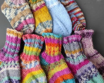 Bunte Erstlingssöckchen,Unisex  0-3Monate 8cm Babysöckchen NEUES FOTO