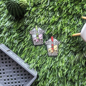 Lustiger Boba Milchtee und Taro Pin Both