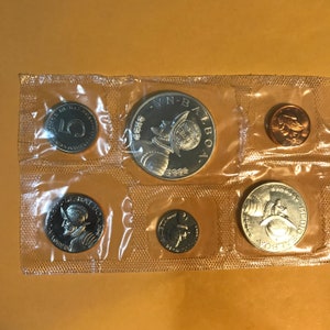 1967 and 1968 silver Proof set from Panama still in mint cello