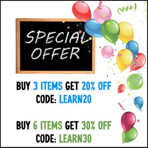 Pu&ograve; includere: Una lavagna con il testo "SPECIAL OFFER" e due offerte di sconto: Acquista 3 articoli e ottieni il 20% di sconto, codice LEARN20 e Acquista 6 articoli e ottieni il 30% di sconto, codice LEARN30. La lavagna &egrave; decorata con palloncini colorati.