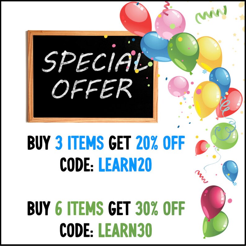 Pu&ograve; includere: Una lavagna con il testo "SPECIAL OFFER" e due offerte di sconto: Acquista 3 articoli e ottieni il 20% di sconto, codice LEARN20 e Acquista 6 articoli e ottieni il 30% di sconto, codice LEARN30. La lavagna &egrave; decorata con palloncini colorati.