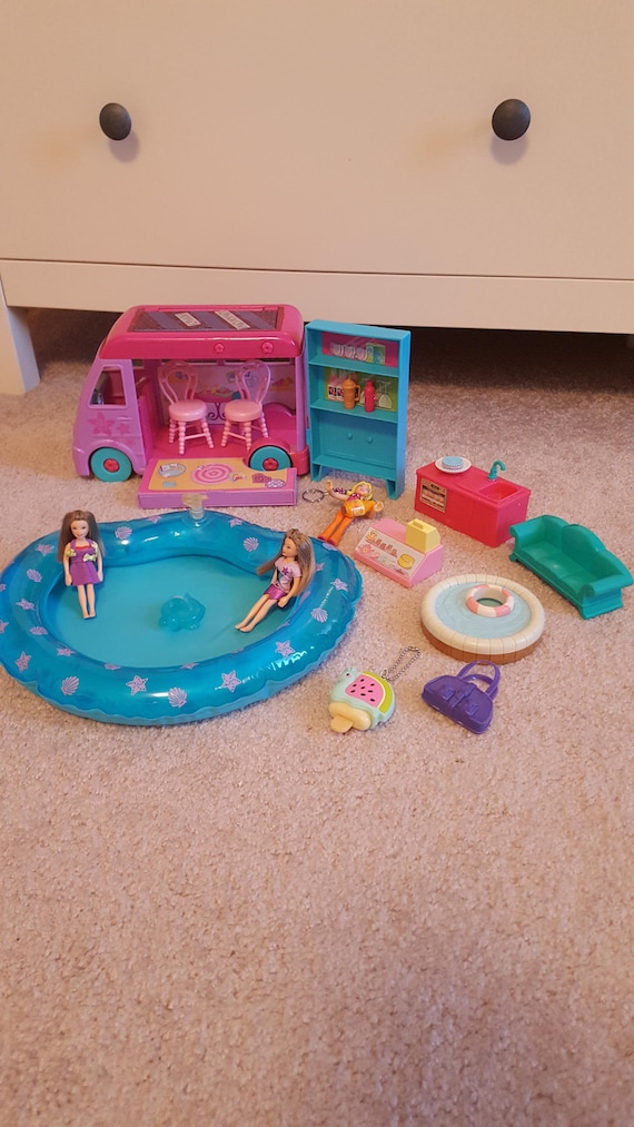 Polly Pocket Purple Pop Up Glamper Camper Van with 3 Dolls, Pool, Furniture and Accessories