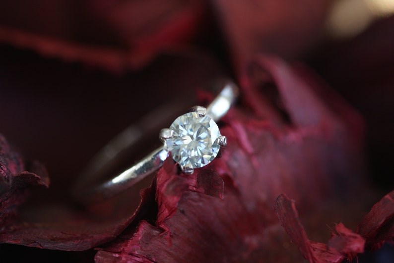 Engagement ring Moissanit 0.56 Carat Brilliantsliff VS1 925 Silver