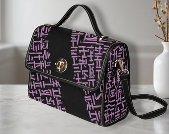 Borsa a tracolla nera con fantasia viola - Tela cerata di alta qualità, borsa da donna versatile, borsa unica, borsa quadrata, borsa a mano per donna