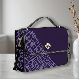 Elegante bolso morado tipo bandolera de piel sintética con diseño geométrico lavanda. Elegante bolso de hombro para mujer para uso diario. Bolso único.