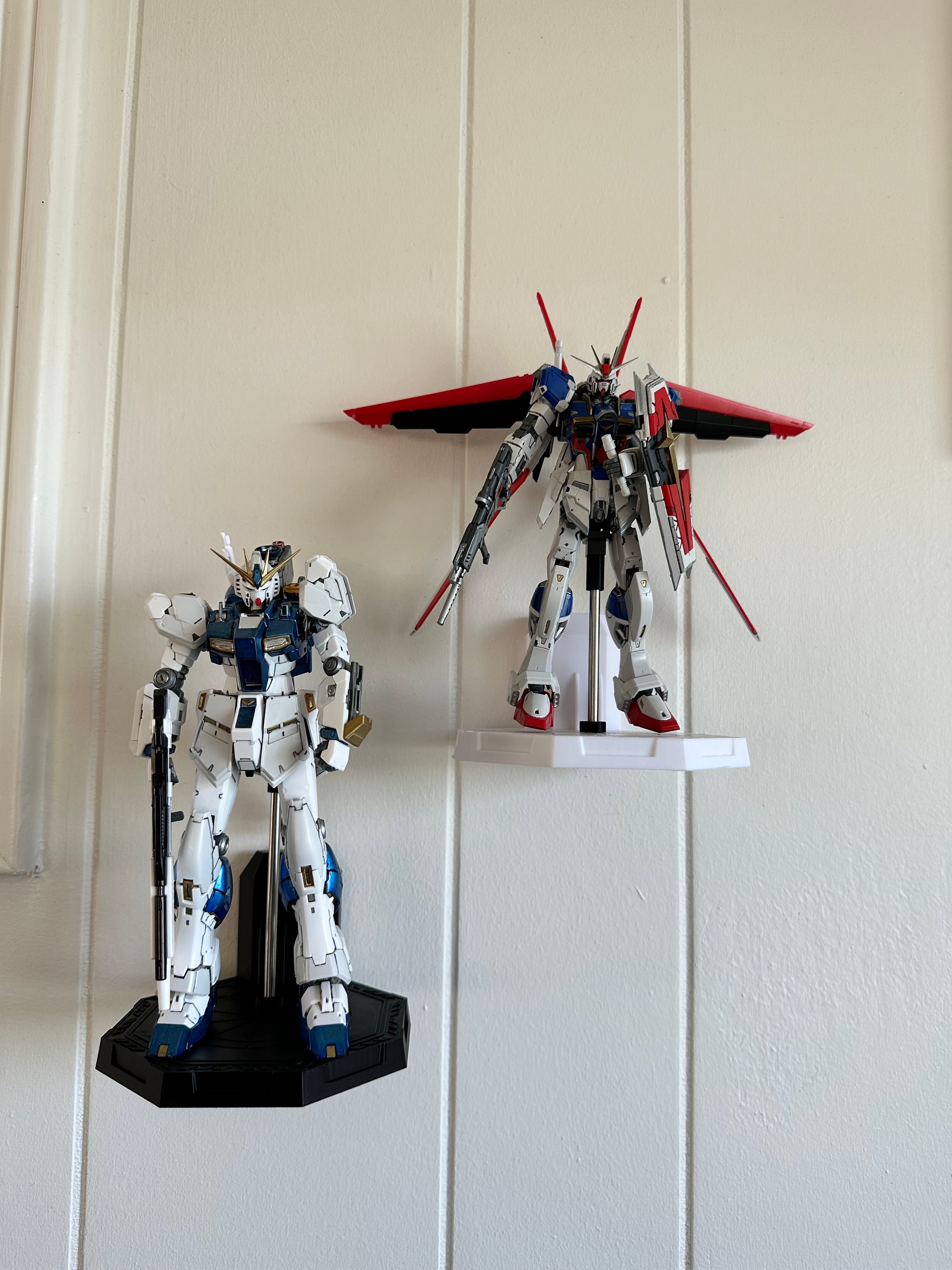 Gundam RG / HG 1:144 schwebendes Ausstellungsregal . Action-Figurenständer. Spielzeug-display. Nur Ständer, kein Modell enthalten.