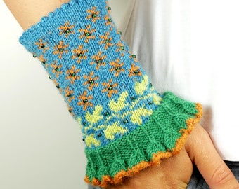 Wrist warmers MUHU cuffs arm warmers mitaines fair isle knitted tricotées trend fashion winter autumn pearls green lime pearls blue ruffle