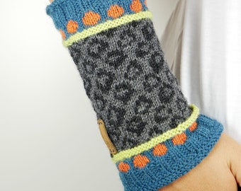 DAKTARI Pulswärmer animal print Stulpen fair isle Armstulpen handgestrickt trend herbst winter mode