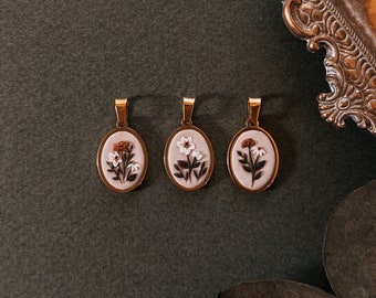 Birth Flower Necklace | Personalized Flower Jewelry, Custom Floral Pendant, Meaningful Gift for Mom, Birthday Jewelry, Memorial Keepsake