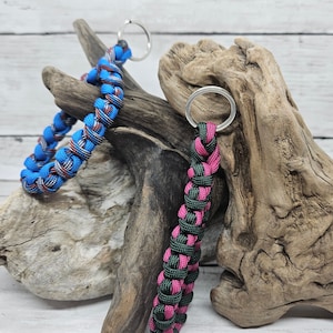 Paracord Fidget Keychain, Two-Colored Paracord Hoop Keychain, Customizable Caterpillar Weave Keychain, Custom, Loop Keychain, Loop Fob
