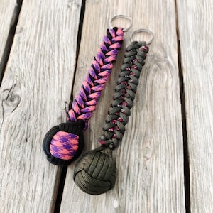 Paracord Monkey Keychain Tactical Accessory Team Colors School Spirit Key Holder Shark Tooth Weave Pattern Handmade Rope Knot Design Steel