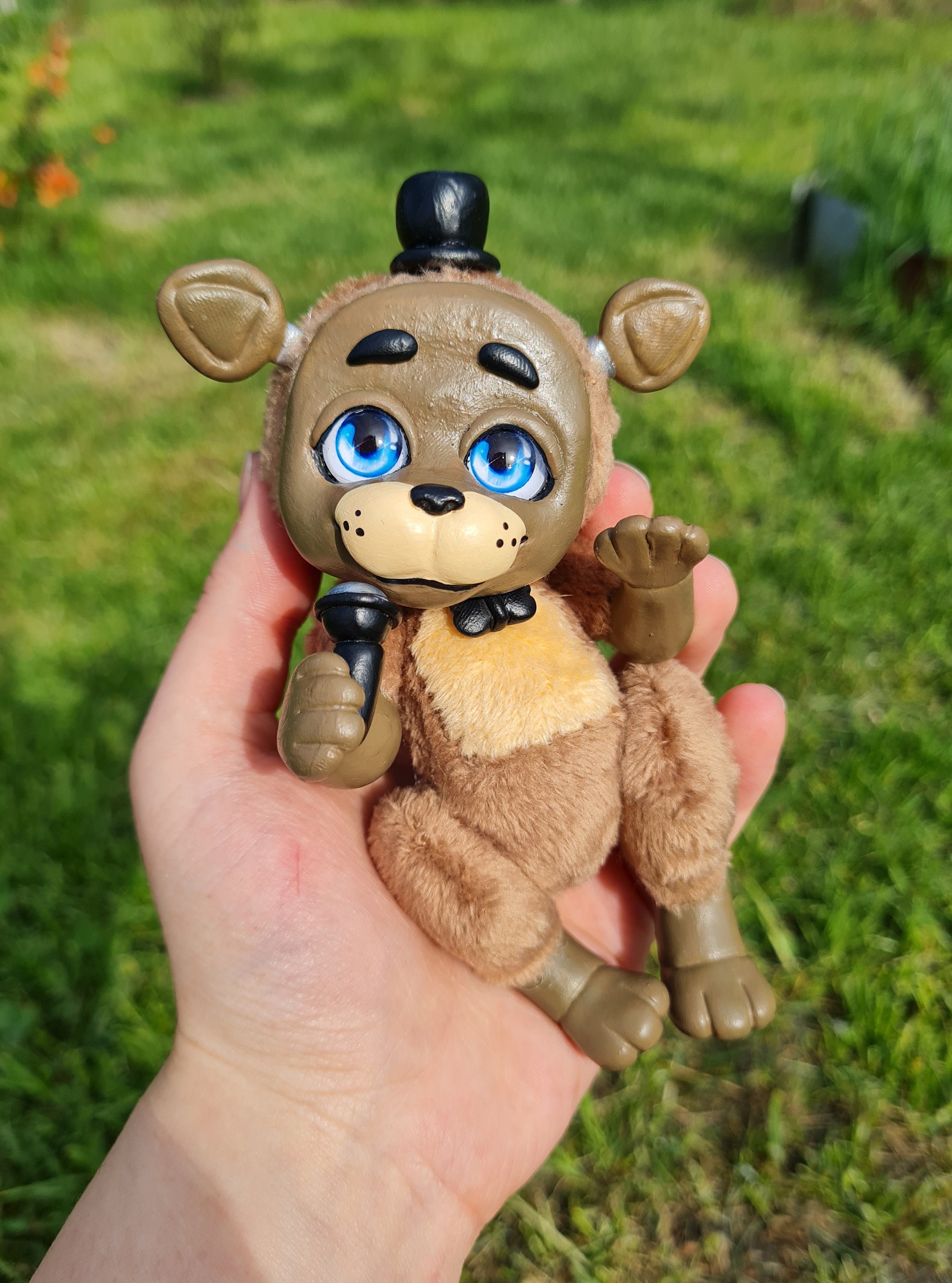 Why is Withered Freddy on the cover instead of Toy Freddy? : r