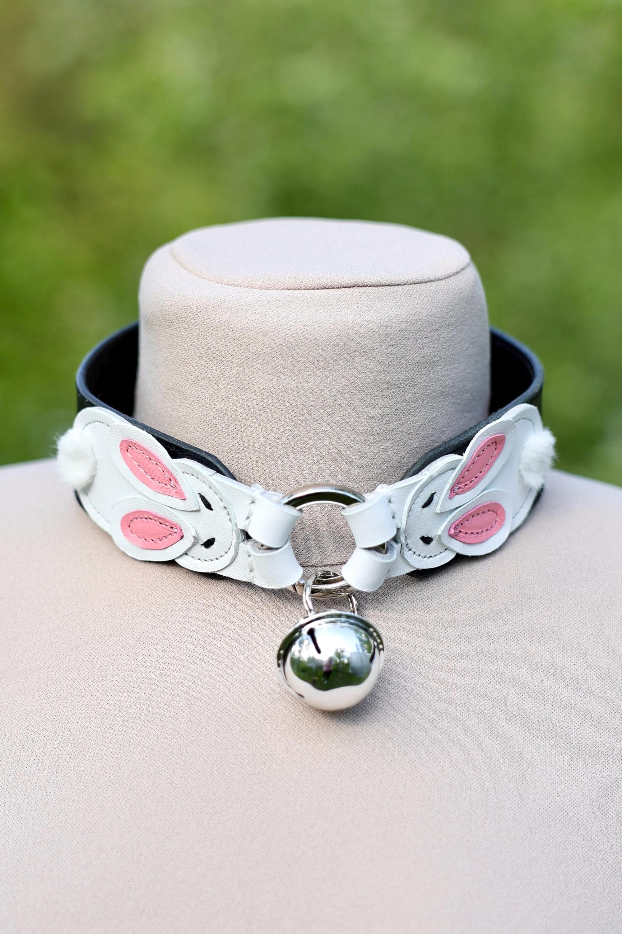 オーダーメイド！うさぎ柄レザー首輪、人間用首輪 - Etsy 日本