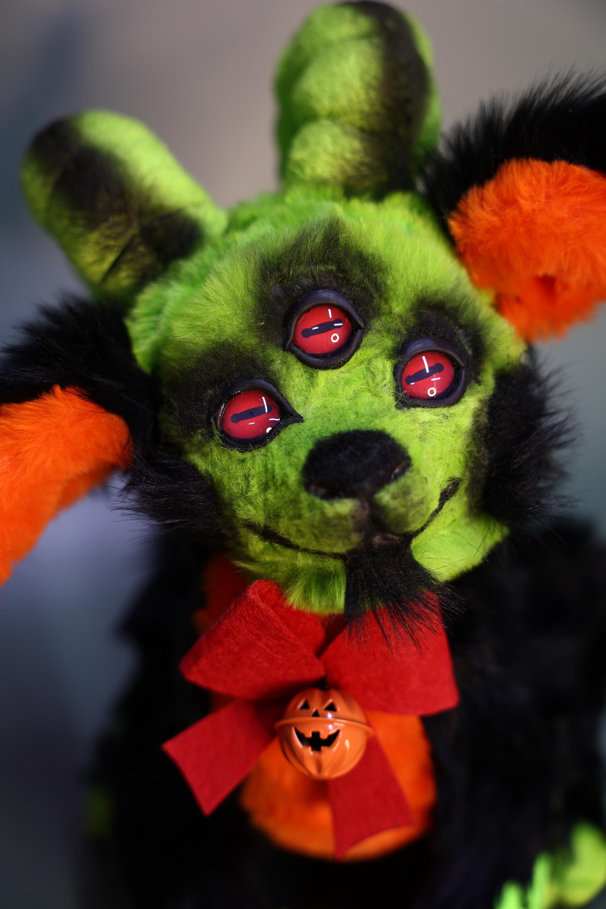 ぬいぐるみヤギ、3つの目を持つヤギ、ハロウィーンのおもちゃ - Etsy 日本