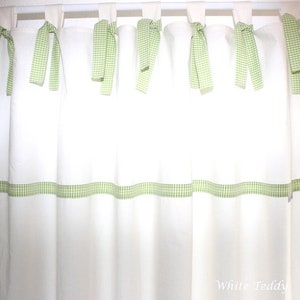 Cortina crema vichy verde con bucles 140 x 240 imagen 1