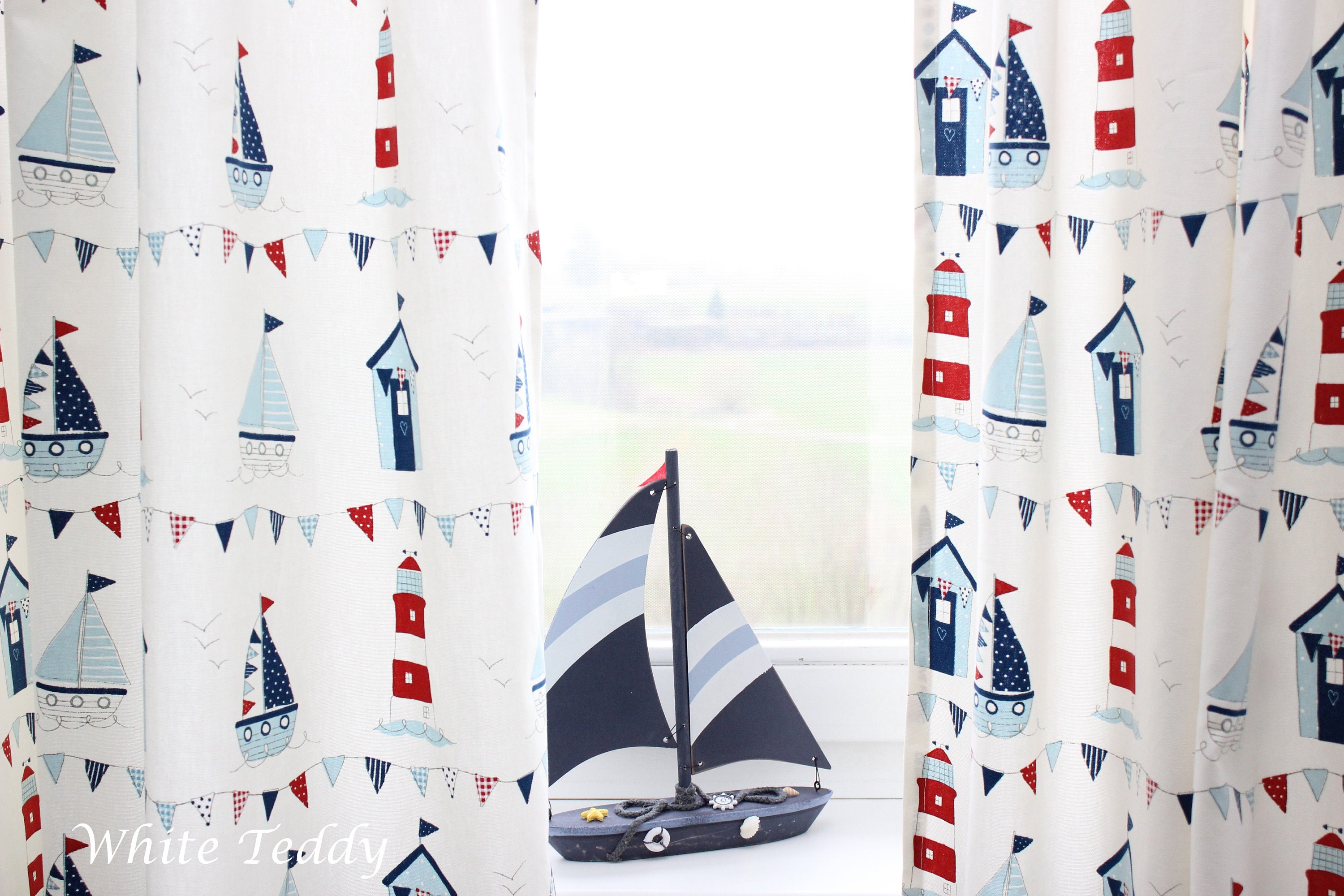 Abandoned Boot Duschvorhang – 175x178 Cm, Wasserabweisend, 100% Polyester