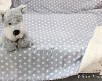 Hundedecke Teddyfell Sterne grau weiss Kuscheldecke Hund Körbchendecke dog blanket stars Plüschdecke Tierdecke Welpendecke