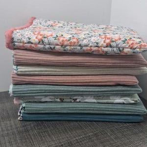 Tapa acolchada, formato de bolsillo de 19 x 26 cm para proteger y transportar sus libros.