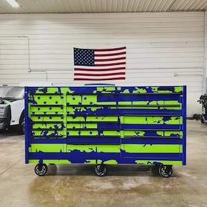 Large American flag vinyl decal graphics on roof hood tailgate truck or car