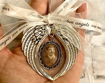 Angel wings memorial photo ornament/ feathers appear memorial bauble