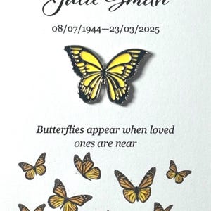 Insignia personalizada de mariposa esmaltada – Recuerdo conmemorativo, detalle para funeral, regalo de recuerdo / Yellow