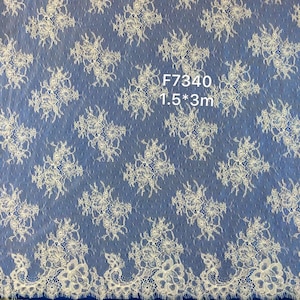 Florale Chantilly Spitze: Off-White Brautschleier, Brautkleid (3 Meter, 59&quot;Breite)