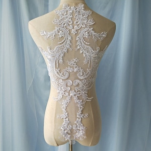 Aplique de encaje floral en blanco roto: accesorio para vestido de novia