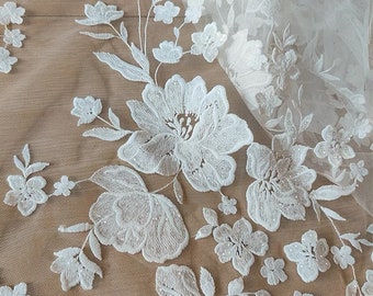 Elegant Flower Sequin Embroidery Lace Fabric: Bridal Wedding Gown Lace