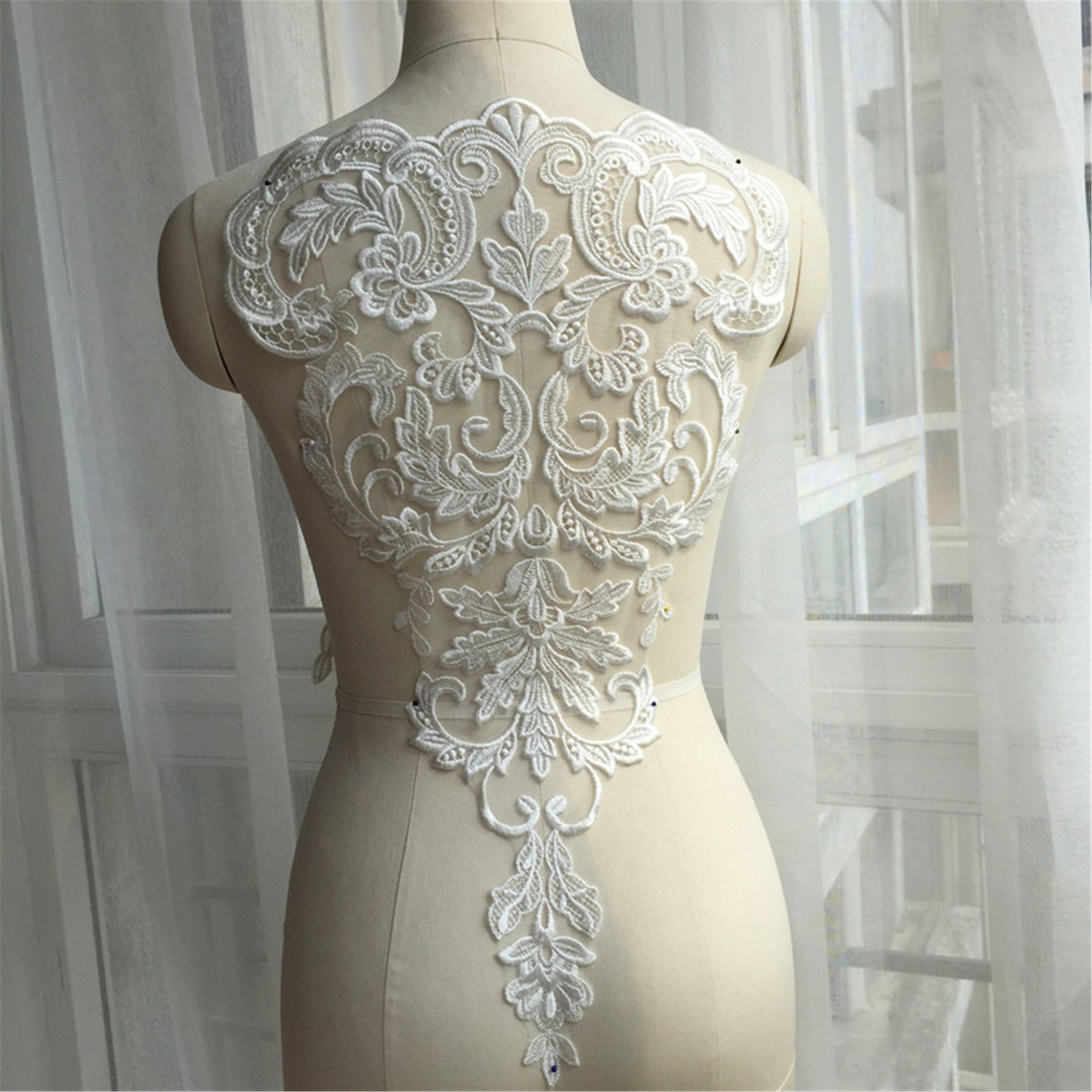 Elegant Lace Applique Wedding Dress