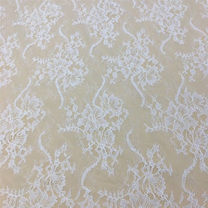 Off-White Floral Eyelash Chantilly Lace Fabric: Bridal Veil, Evening Dress (3 Meters)