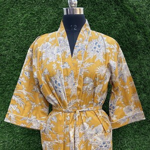 Floral print bridesmaid kimono robe, floral kimono, bridal kimono, Indian floral gown, floral robe, printed organic