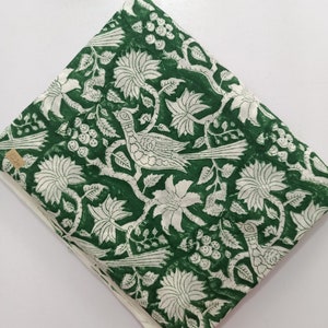 Stampa di uccelli floreali, tessuto a blocchi di stampa, tessuto di cotone indiano, tessuto da sartoria, tessuto di cotone floreale, tessuto da cucito, tessuto per bambini