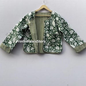 Veste matelassée en tissu imprimé bloc à la main kimono court Les femmes portent des cadeaux de veste courte à la mode pour elle image 1