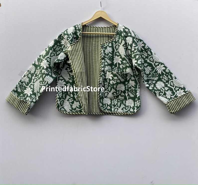 Veste matelassée en tissu imprimé bloc à la main kimono court Les femmes portent des cadeaux de veste courte à la mode pour elle image 1