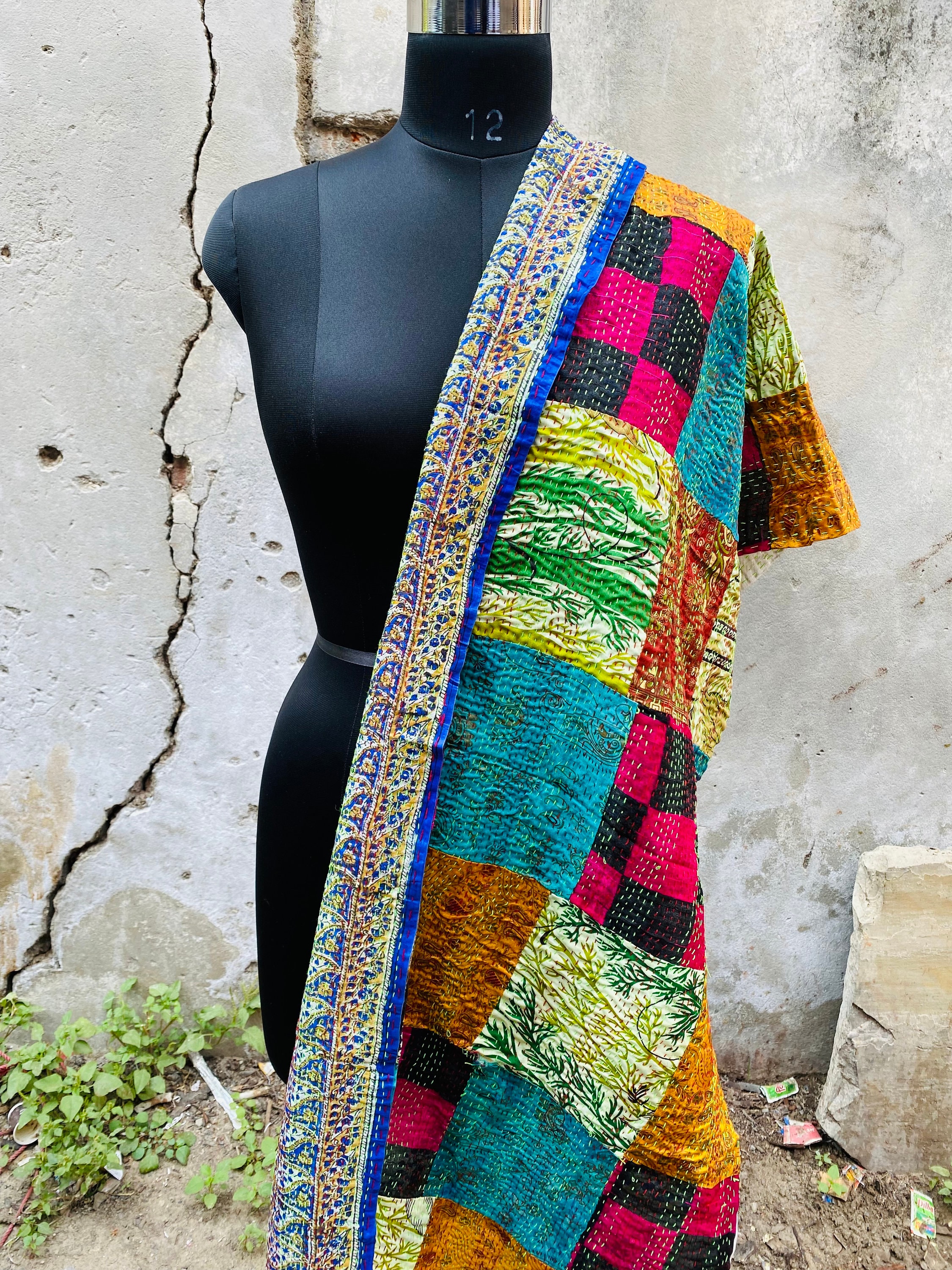 Foulard En Soie Kantha Fait Main - 35x80 Pouces Brodé - Multicolore Réversible - Artisanat Inde