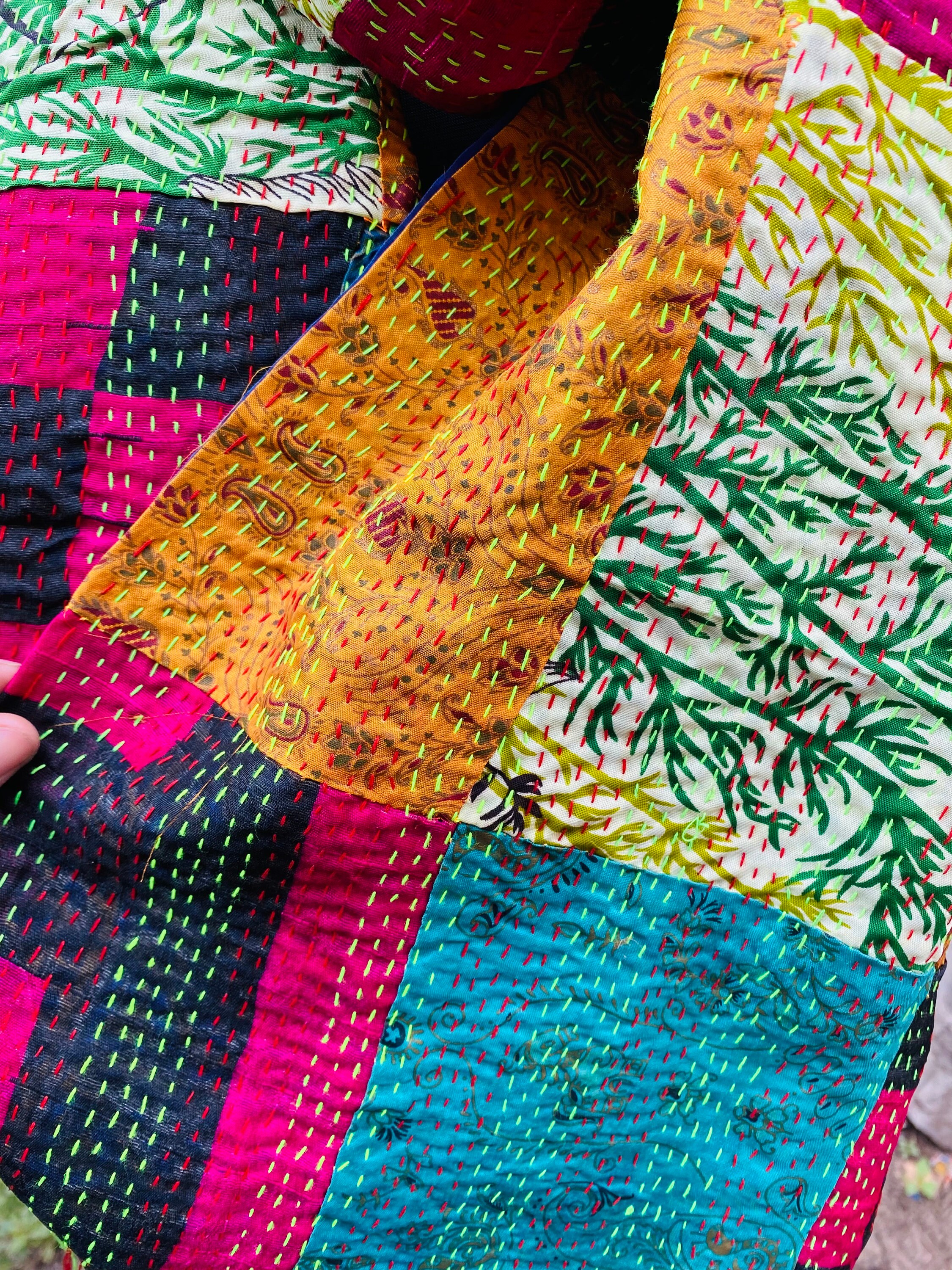 Foulard En Soie Kantha Brodé Main - Étole Réversible 35x80 Po - Artisanat Indien