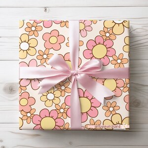 Carta da regalo retrò con margherite rosa, arancione e giallo, carta da regalo Boho Groovy per feste, regalo per baby shower con margherite, carta da regalo di compleanno, regalo floreale