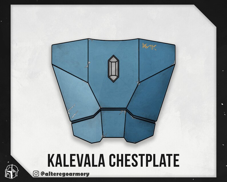 K&ouml;nnte beinhalten: Ein blauer und silberner Brustpanzer mit geometrischem Design und dem Text "KMV" oben. Der Brustpanzer hei&szlig;t "Kalevala Chestplate" und hat den Social-Media-Handle "@alteregoarmory" darunter.