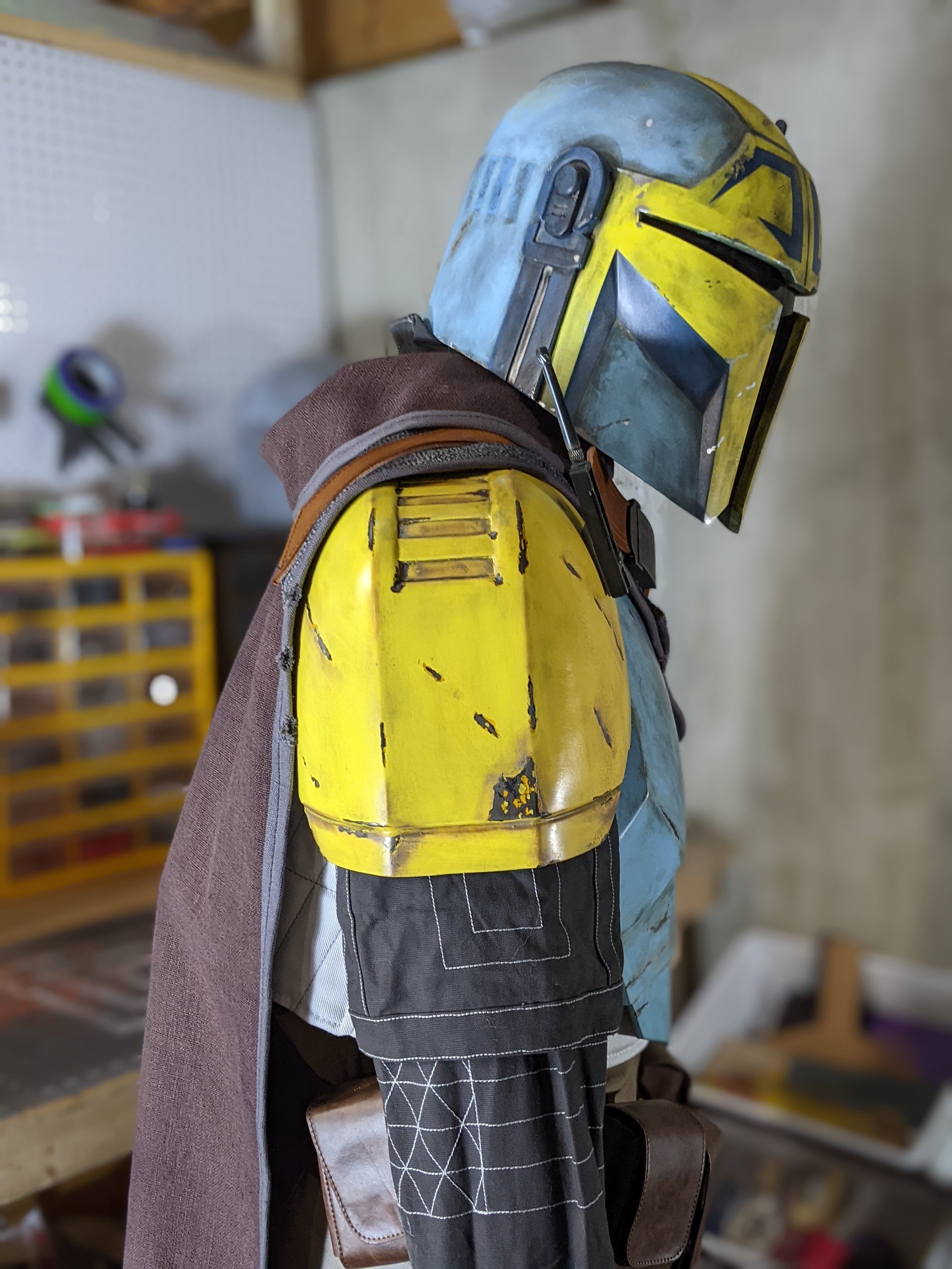 マンダロリアンの肩 海外品 マンダロリアン 肩乗りベビーヨーダ スターウォーズ