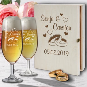 Personalized beer glass gift set with optional wooden box for wedding and engraving - rings