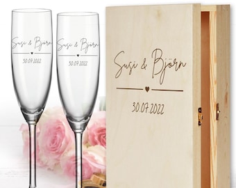 Wedding glasses with engraved decorative line with names and date Wedding gift set optionally with wooden box wooden box