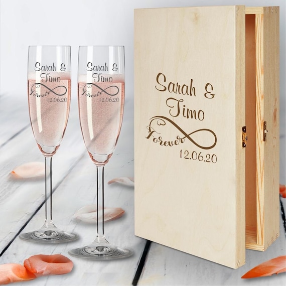 Sektgläser-Set Leonardo mit Gravur Infinity Wunschnamen und Datum Geschenke zur Hochzeit Holzbox Holzkiste