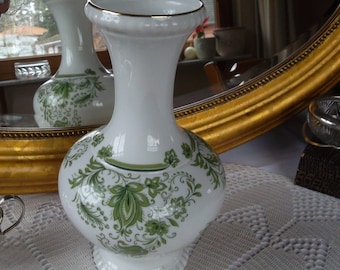 dekorative vintage Vase Blumenvase romantische Deko Blumendekor Bareuther Porzellan Waldsassen