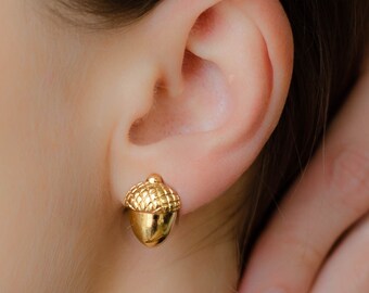 Acorn earrings by Crown Trifari jewelry, Botanical earrings, Non pierced earrings vintage