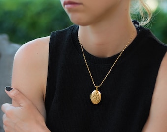 Gold oval locket necklace for women, Victorian locket with gold chain necklace