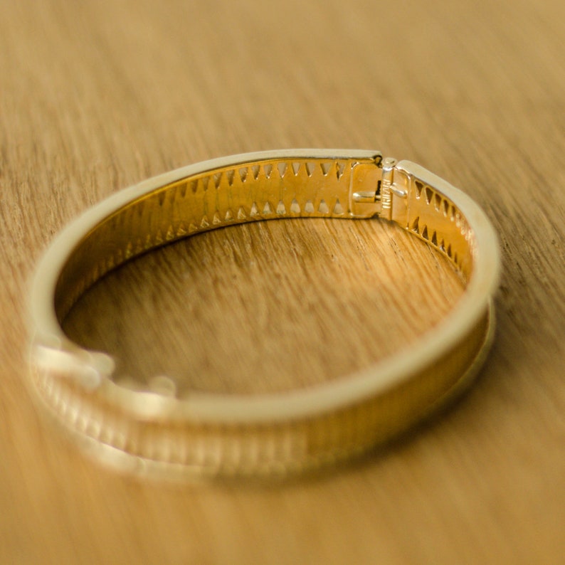 Bracelet à charnière en or par bijoux Trifari, bracelet d'été pour femme image 8