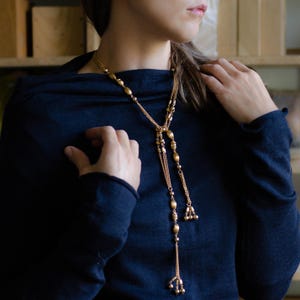 Vintage Lariat necklace by Sarah Coventry, Versatile gold tie necklace for everyday elegance