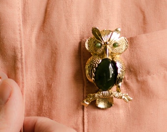 Hibou bijoux petite broche, cadeau d'amant d'oiseau pendentif hibou, pendentif oiseau vert et or