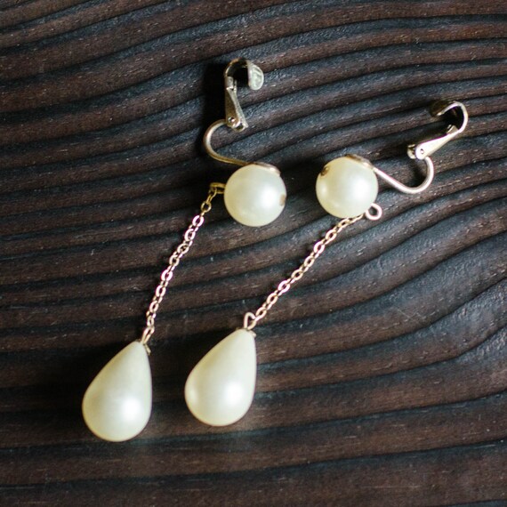Pearl drop earrings vintage by Richelieu, Extra l… - image 4